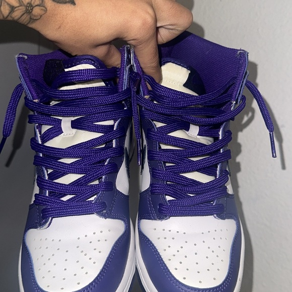 Nike - Picture 2 of 3